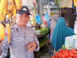 Personel Polsek Simpang Keuramat Pantau Persediaan Sembako di Pasar