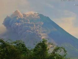 Gunung Merapi Keluarkan 6 Awan Panas Beruntun Pagi ini