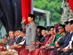 Menhan Prabowo Dampingi Presiden Jokowi Hadiri HUT ke-78 Bhayangkara di Lapangan Monas