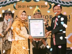 Pecahkan Rekor MURI Bentangan Kain Sasirangan, Ketua PWI Pusat Puji Inisiatif Pemprov Kalsel