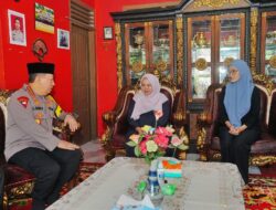 Momen Hangat Kapolri Kunjungi Keluarga AKP Anm Lusiyanto, Ungkap Dukacita Mendalam