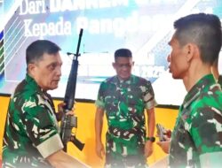 Pangdam IM Terima Sepucuk Senpi Sisa Konflik Aceh