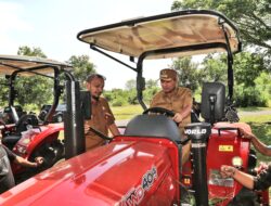 Wali Kota Lhokseumawe Serahkan Traktor dan Benih untuk Petani