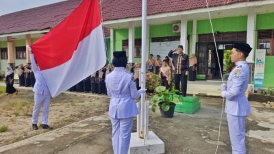 Kakankemenag Aceh Singkil Pimpin Upacara Hardiknas 2026