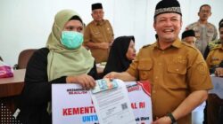 Bupati Aceh Utara Serahkan Bantuan Isi Hunian dan Jadup Tahap IV Rp328,4 M