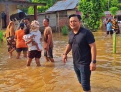 Marwansyah Putra Siregar Antar Bantuan untuk Korban Banjir di Taman Agung