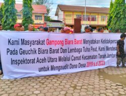 Warga Biara Barat Geruduk Kantor Camat, Minta Inspektorat Audit Dana Desa