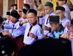 PDGI dan PT PIM Edukasi Siswa Belajar Cara Sikat Gigi