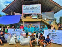 Istri Bupati Dampingi TP PKK Pusat Salurkan Bantuan di Aceh Utara