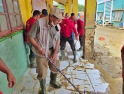 Katibul Wali LWN Aceh Pimpin Relawan Bersihkan Sekolah di Tamiang