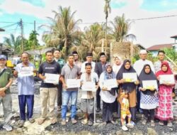 Baitul Mal Aceh Salurkan Bantuan Tunai untuk Korban Kebakaran di Aceh Singkil