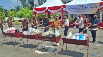 Kejari Aceh Utara Musnahkan Barang Bukti dari 77 Perkara Inkracht