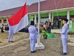 Kakankemenag Aceh Singkil Pimpin Upacara Hardiknas 2026