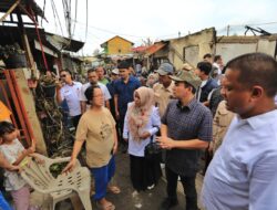 Walikota Lhokseumawe Tinjau Lokasi Kebakaran dan Sampaikan Duka Mendalam