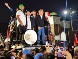 Temui Mahasiswa di Depan Gedung DPR, Dasco Janji Tindaklanjuti Tuntutan