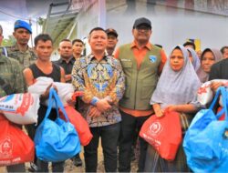 Bupati Aceh Utara dan Satgas PRR Tinjau Korban Cuaca Ekstrem di Langkahan