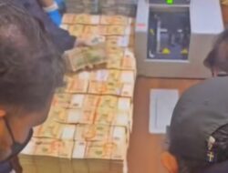 Tumpukan Dolar AS Hingga Singapura Ditemukan dalam Brankas di Kafe de’ CLAN