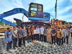 KKP Serahkan Ekskavator untuk Pemulihan Pesisir Pascabencana di Aceh Utara