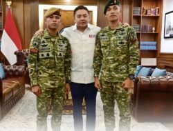 Seskab Teddy Apresiasi Prajurit TNI yang Kibarkan Merah Putih di Aceh