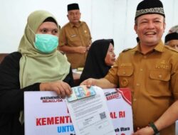 Bupati Aceh Utara Serahkan Bantuan Isi Hunian dan Jadup Tahap IV Rp328,4 M