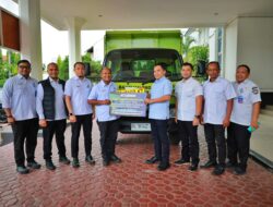 PT PIM Serahkan Truk Pengangkut Sampah ke Pemko Lhokseumawe